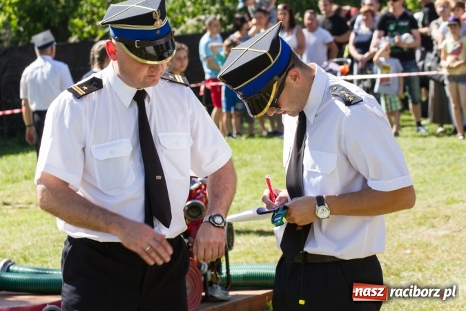 Zdjęcie w galerii na portalu naszraciborz.pl: Sudół wśród panów, Markowice wśród pań. Miejskie zawody sportowo-pożarnicze za nami wiadomości z regionu