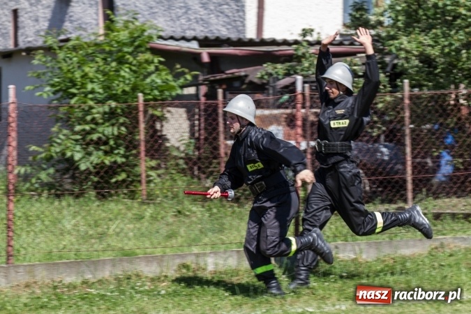 Zdjęcie w galerii na portalu naszraciborz.pl: Sudół wśród panów, Markowice wśród pań. Miejskie zawody sportowo-pożarnicze za nami wiadomości z regionu