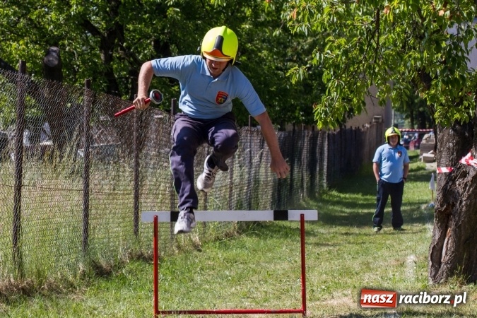 Zdjęcie w galerii na portalu naszraciborz.pl: Sudół wśród panów, Markowice wśród pań. Miejskie zawody sportowo-pożarnicze za nami wiadomości z regionu