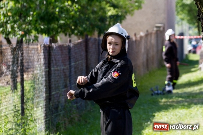 Zdjęcie w galerii na portalu naszraciborz.pl: Sudół wśród panów, Markowice wśród pań. Miejskie zawody sportowo-pożarnicze za nami wiadomości z regionu