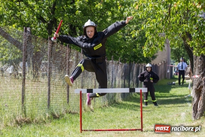 Zdjęcie w galerii na portalu naszraciborz.pl: Sudół wśród panów, Markowice wśród pań. Miejskie zawody sportowo-pożarnicze za nami wiadomości z regionu