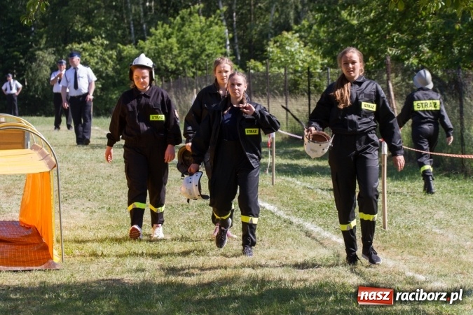 Zdjęcie w galerii na portalu naszraciborz.pl: Sudół wśród panów, Markowice wśród pań. Miejskie zawody sportowo-pożarnicze za nami wiadomości z regionu