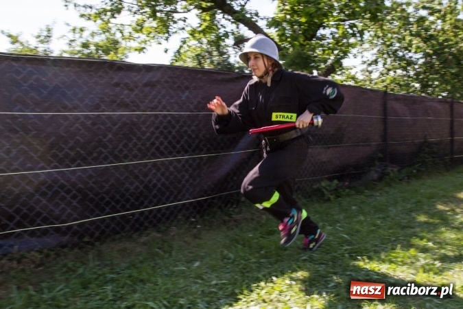 Zdjęcie w galerii na portalu naszraciborz.pl: Sudół wśród panów, Markowice wśród pań. Miejskie zawody sportowo-pożarnicze za nami wiadomości z regionu