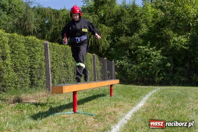 Zdjęcie w galerii na portalu naszraciborz.pl: Sudół wśród panów, Markowice wśród pań. Miejskie zawody sportowo-pożarnicze za nami wiadomości z regionu