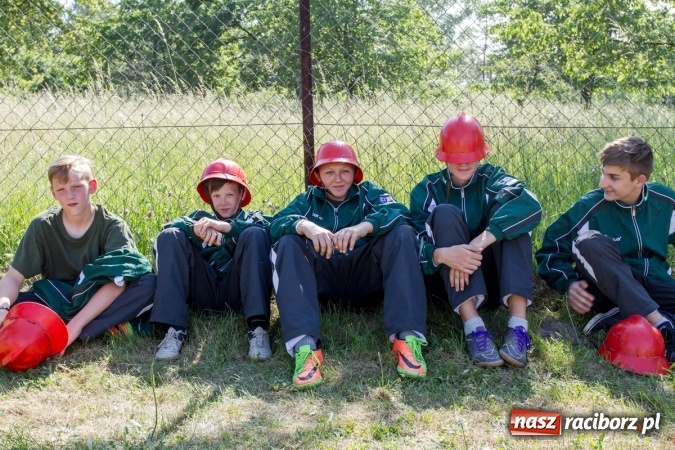 Zdjęcie w galerii na portalu naszraciborz.pl: Sudół wśród panów, Markowice wśród pań. Miejskie zawody sportowo-pożarnicze za nami wiadomości z regionu