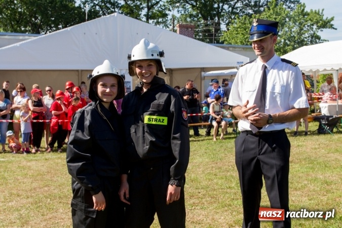 Zdjęcie w galerii na portalu naszraciborz.pl: Sudół wśród panów, Markowice wśród pań. Miejskie zawody sportowo-pożarnicze za nami wiadomości z regionu