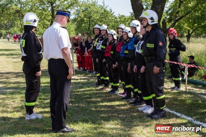 Zdjęcie w galerii na portalu naszraciborz.pl: Sudół wśród panów, Markowice wśród pań. Miejskie zawody sportowo-pożarnicze za nami wiadomości z regionu