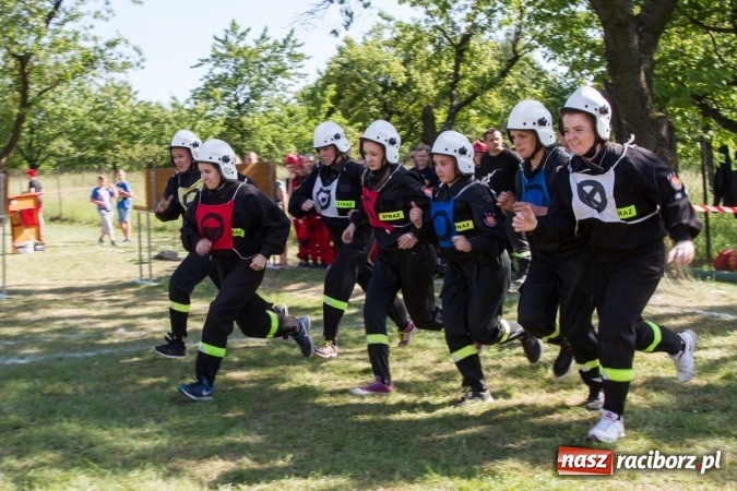 Zdjęcie w galerii na portalu naszraciborz.pl: Sudół wśród panów, Markowice wśród pań. Miejskie zawody sportowo-pożarnicze za nami wiadomości z regionu