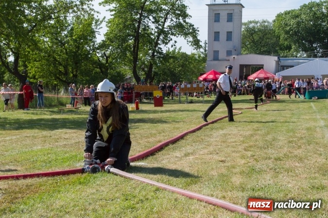 Zdjęcie w galerii na portalu naszraciborz.pl: Sudół wśród panów, Markowice wśród pań. Miejskie zawody sportowo-pożarnicze za nami wiadomości z regionu