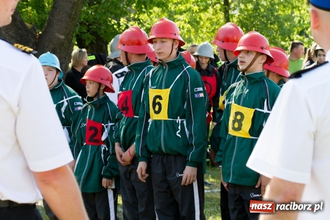 Zdjęcie w galerii na portalu naszraciborz.pl: Sudół wśród panów, Markowice wśród pań. Miejskie zawody sportowo-pożarnicze za nami wiadomości z regionu