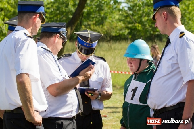 Zdjęcie w galerii na portalu naszraciborz.pl: Sudół wśród panów, Markowice wśród pań. Miejskie zawody sportowo-pożarnicze za nami wiadomości z regionu