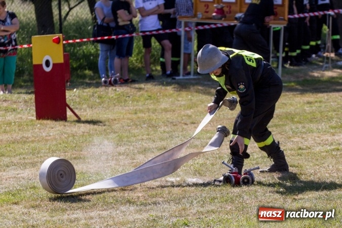 Zdjęcie w galerii na portalu naszraciborz.pl: Sudół wśród panów, Markowice wśród pań. Miejskie zawody sportowo-pożarnicze za nami wiadomości z regionu