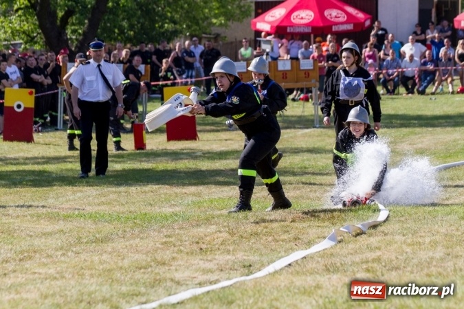 Zdjęcie w galerii na portalu naszraciborz.pl: Sudół wśród panów, Markowice wśród pań. Miejskie zawody sportowo-pożarnicze za nami wiadomości z regionu