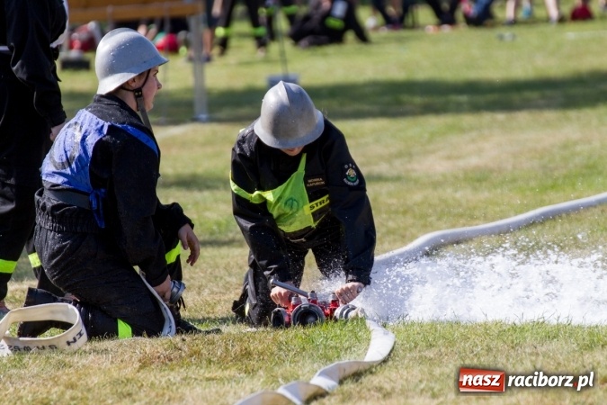Zdjęcie w galerii na portalu naszraciborz.pl: Sudół wśród panów, Markowice wśród pań. Miejskie zawody sportowo-pożarnicze za nami wiadomości z regionu