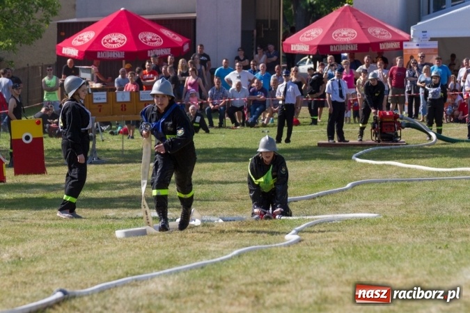 Zdjęcie w galerii na portalu naszraciborz.pl: Sudół wśród panów, Markowice wśród pań. Miejskie zawody sportowo-pożarnicze za nami wiadomości z regionu
