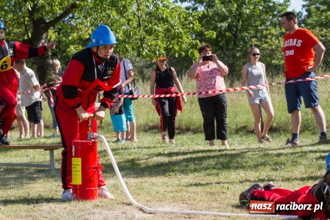 Zdjęcie w galerii na portalu naszraciborz.pl: Sudół wśród panów, Markowice wśród pań. Miejskie zawody sportowo-pożarnicze za nami wiadomości z regionu
