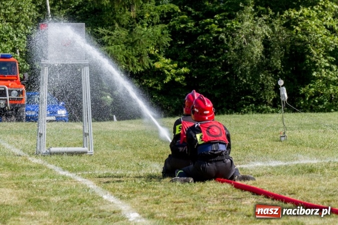 Zdjęcie w galerii na portalu naszraciborz.pl: Sudół wśród panów, Markowice wśród pań. Miejskie zawody sportowo-pożarnicze za nami wiadomości z regionu