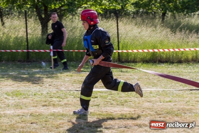 Zdjęcie w galerii na portalu naszraciborz.pl: Sudół wśród panów, Markowice wśród pań. Miejskie zawody sportowo-pożarnicze za nami wiadomości z regionu