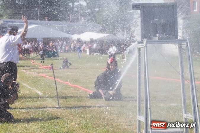 Zdjęcie w galerii na portalu naszraciborz.pl: Sudół wśród panów, Markowice wśród pań. Miejskie zawody sportowo-pożarnicze za nami wiadomości z regionu