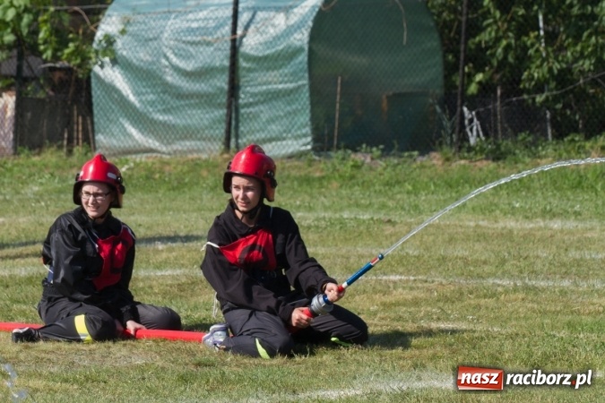 Zdjęcie w galerii na portalu naszraciborz.pl: Sudół wśród panów, Markowice wśród pań. Miejskie zawody sportowo-pożarnicze za nami wiadomości z regionu
