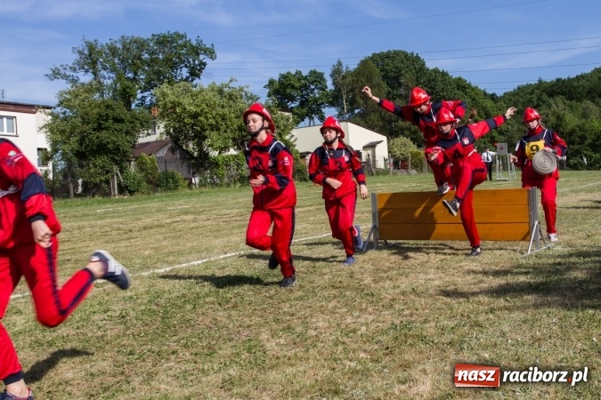 Zdjęcie w galerii na portalu naszraciborz.pl: Sudół wśród panów, Markowice wśród pań. Miejskie zawody sportowo-pożarnicze za nami wiadomości z regionu