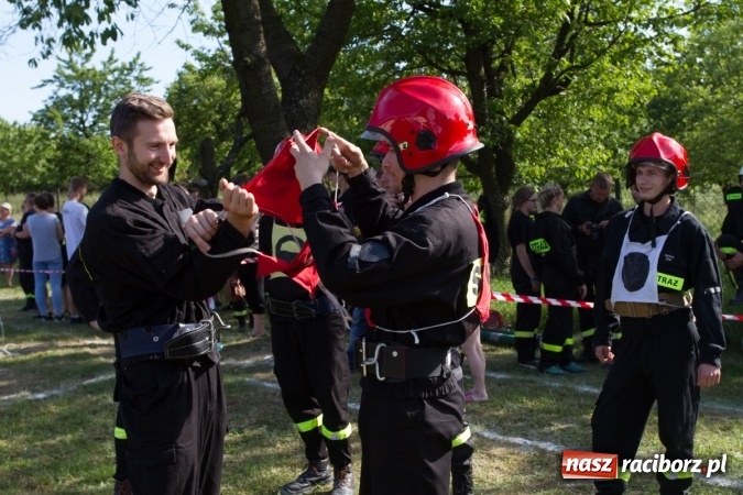 Zdjęcie w galerii na portalu naszraciborz.pl: Sudół wśród panów, Markowice wśród pań. Miejskie zawody sportowo-pożarnicze za nami wiadomości z regionu