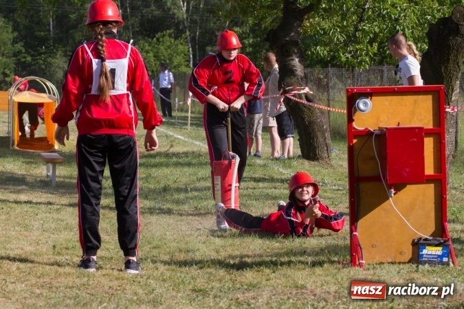 Zdjęcie w galerii na portalu naszraciborz.pl: Sudół wśród panów, Markowice wśród pań. Miejskie zawody sportowo-pożarnicze za nami wiadomości z regionu