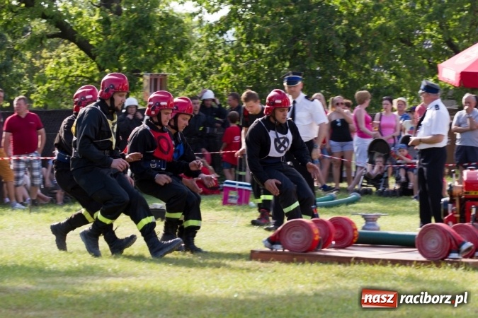 Zdjęcie w galerii na portalu naszraciborz.pl: Sudół wśród panów, Markowice wśród pań. Miejskie zawody sportowo-pożarnicze za nami wiadomości z regionu