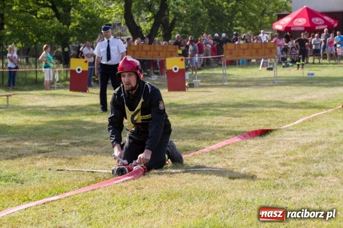 Zdjęcie w galerii na portalu naszraciborz.pl: Sudół wśród panów, Markowice wśród pań. Miejskie zawody sportowo-pożarnicze za nami wiadomości z regionu