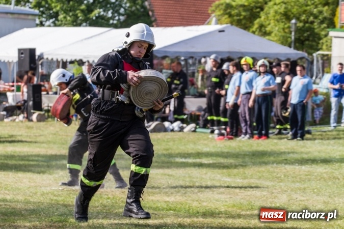 Zdjęcie w galerii na portalu naszraciborz.pl: Sudół wśród panów, Markowice wśród pań. Miejskie zawody sportowo-pożarnicze za nami wiadomości z regionu