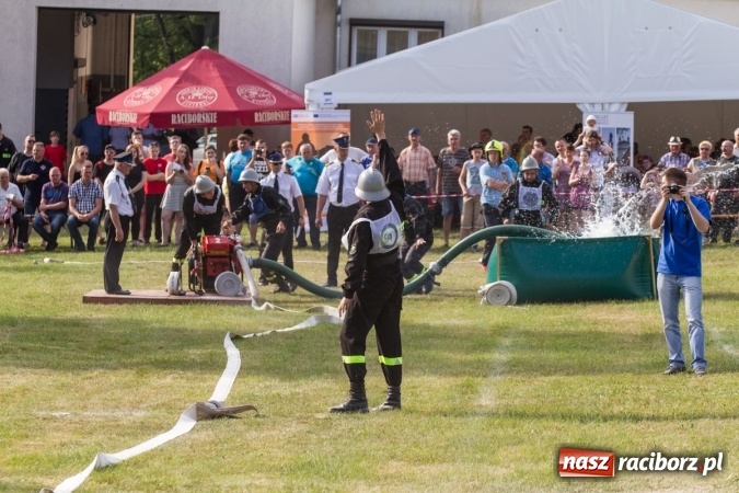Zdjęcie w galerii na portalu naszraciborz.pl: Sudół wśród panów, Markowice wśród pań. Miejskie zawody sportowo-pożarnicze za nami wiadomości z regionu