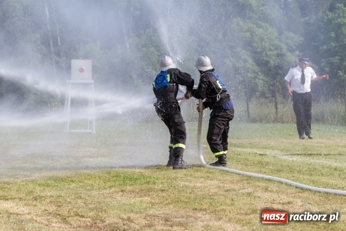 Zdjęcie w galerii na portalu naszraciborz.pl: Sudół wśród panów, Markowice wśród pań. Miejskie zawody sportowo-pożarnicze za nami wiadomości z regionu
