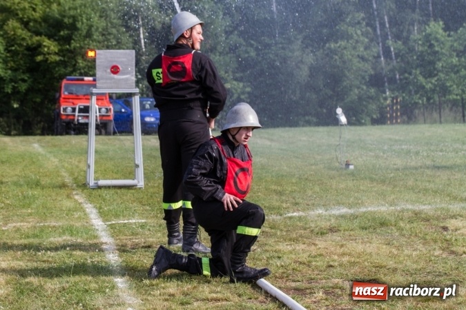 Zdjęcie w galerii na portalu naszraciborz.pl: Sudół wśród panów, Markowice wśród pań. Miejskie zawody sportowo-pożarnicze za nami wiadomości z regionu