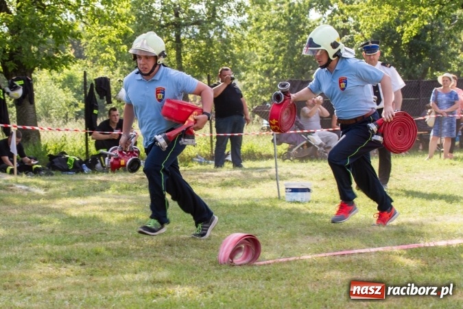 Zdjęcie w galerii na portalu naszraciborz.pl: Sudół wśród panów, Markowice wśród pań. Miejskie zawody sportowo-pożarnicze za nami wiadomości z regionu