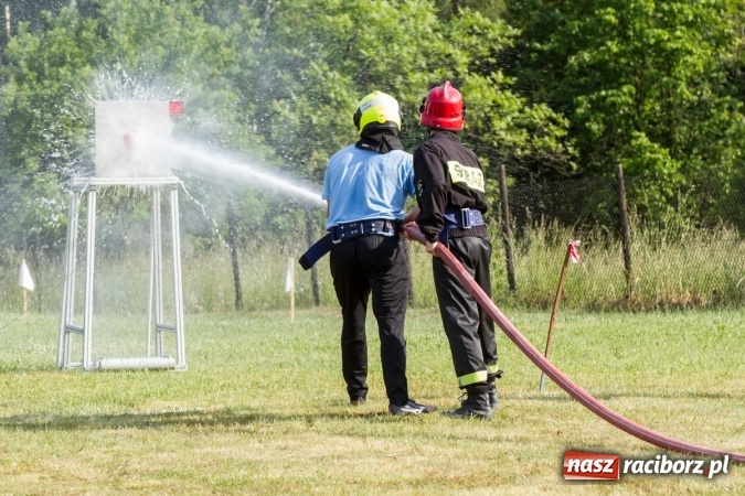 Zdjęcie w galerii na portalu naszraciborz.pl: Sudół wśród panów, Markowice wśród pań. Miejskie zawody sportowo-pożarnicze za nami wiadomości z regionu
