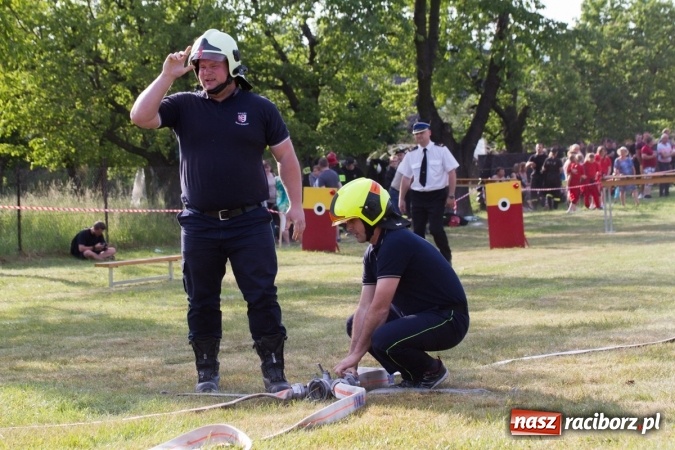 Zdjęcie w galerii na portalu naszraciborz.pl: Sudół wśród panów, Markowice wśród pań. Miejskie zawody sportowo-pożarnicze za nami wiadomości z regionu