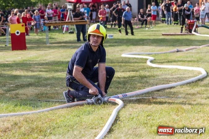 Zdjęcie w galerii na portalu naszraciborz.pl: Sudół wśród panów, Markowice wśród pań. Miejskie zawody sportowo-pożarnicze za nami wiadomości z regionu