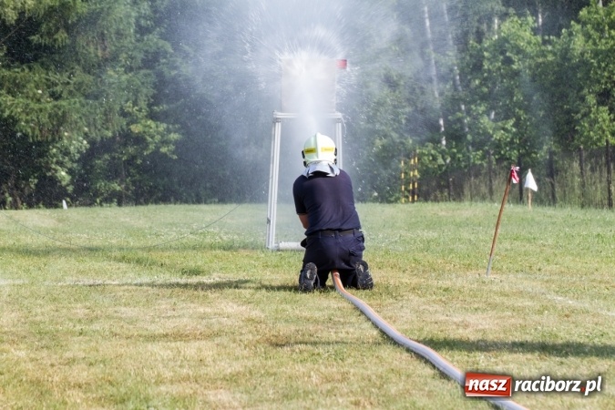 Zdjęcie w galerii na portalu naszraciborz.pl: Sudół wśród panów, Markowice wśród pań. Miejskie zawody sportowo-pożarnicze za nami wiadomości z regionu