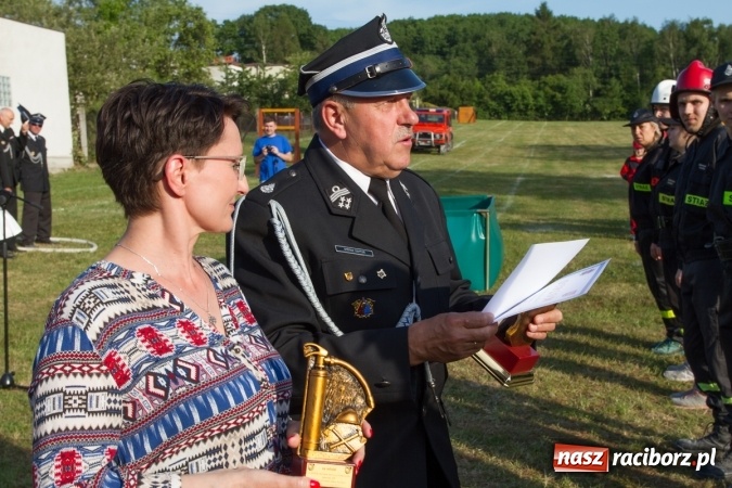 Zdjęcie w galerii na portalu naszraciborz.pl: Sudół wśród panów, Markowice wśród pań. Miejskie zawody sportowo-pożarnicze za nami wiadomości z regionu