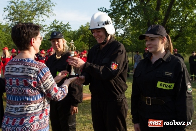 Zdjęcie w galerii na portalu naszraciborz.pl: Sudół wśród panów, Markowice wśród pań. Miejskie zawody sportowo-pożarnicze za nami wiadomości z regionu
