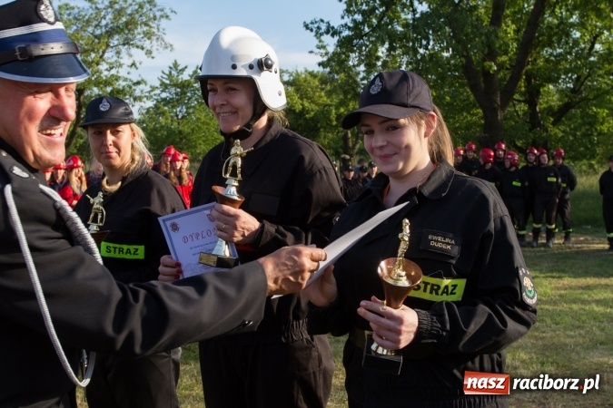 Zdjęcie w galerii na portalu naszraciborz.pl: Sudół wśród panów, Markowice wśród pań. Miejskie zawody sportowo-pożarnicze za nami wiadomości z regionu