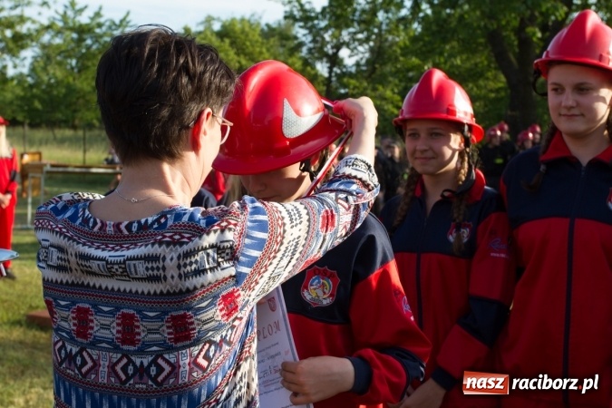 Zdjęcie w galerii na portalu naszraciborz.pl: Sudół wśród panów, Markowice wśród pań. Miejskie zawody sportowo-pożarnicze za nami wiadomości z regionu