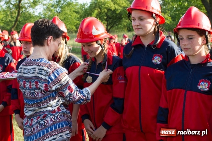 Zdjęcie w galerii na portalu naszraciborz.pl: Sudół wśród panów, Markowice wśród pań. Miejskie zawody sportowo-pożarnicze za nami wiadomości z regionu