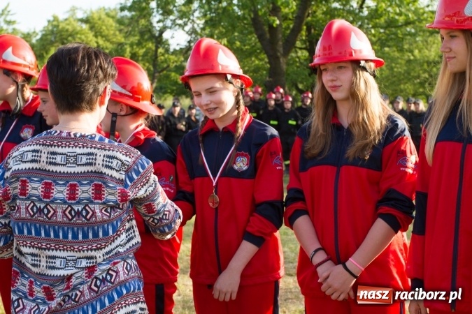 Zdjęcie w galerii na portalu naszraciborz.pl: Sudół wśród panów, Markowice wśród pań. Miejskie zawody sportowo-pożarnicze za nami wiadomości z regionu