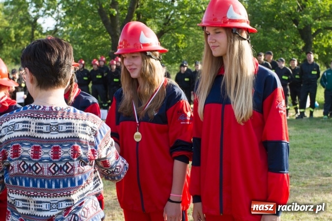 Zdjęcie w galerii na portalu naszraciborz.pl: Sudół wśród panów, Markowice wśród pań. Miejskie zawody sportowo-pożarnicze za nami wiadomości z regionu