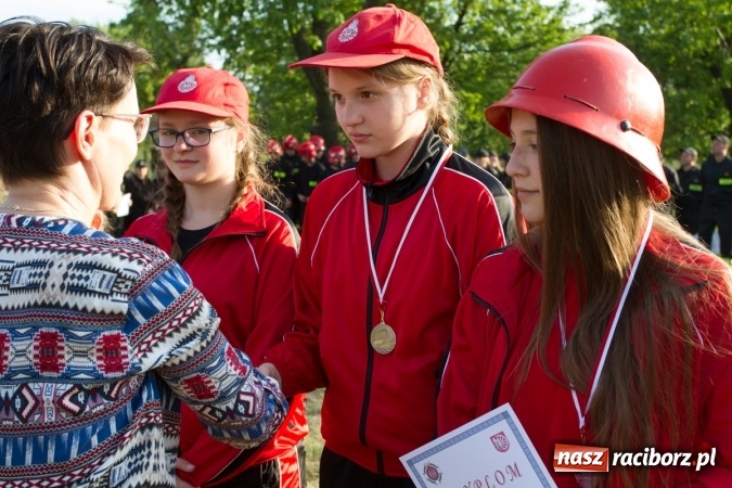 Zdjęcie w galerii na portalu naszraciborz.pl: Sudół wśród panów, Markowice wśród pań. Miejskie zawody sportowo-pożarnicze za nami wiadomości z regionu