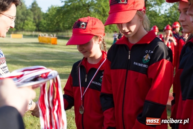 Zdjęcie w galerii na portalu naszraciborz.pl: Sudół wśród panów, Markowice wśród pań. Miejskie zawody sportowo-pożarnicze za nami wiadomości z regionu