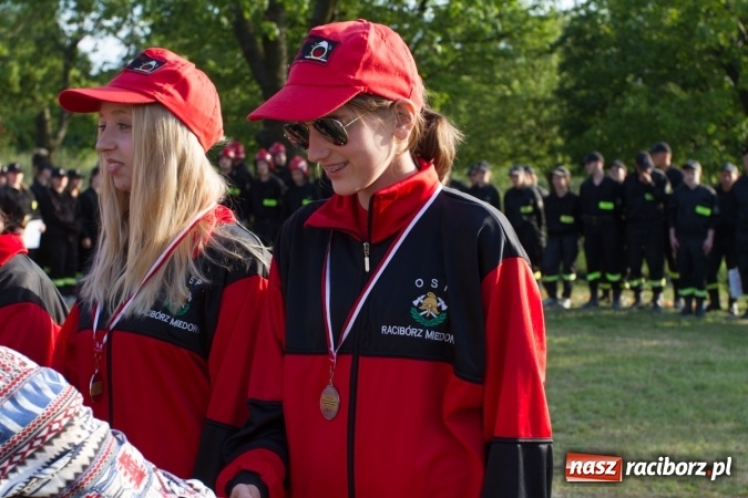 Zdjęcie w galerii na portalu naszraciborz.pl: Sudół wśród panów, Markowice wśród pań. Miejskie zawody sportowo-pożarnicze za nami wiadomości z regionu
