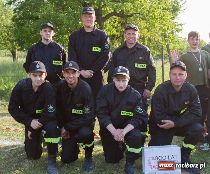 Zdjęcie w galerii na portalu naszraciborz.pl: Sudół wśród panów, Markowice wśród pań. Miejskie zawody sportowo-pożarnicze za nami wiadomości z regionu