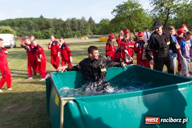 Zdjęcie w galerii na portalu naszraciborz.pl: Sudół wśród panów, Markowice wśród pań. Miejskie zawody sportowo-pożarnicze za nami wiadomości z regionu